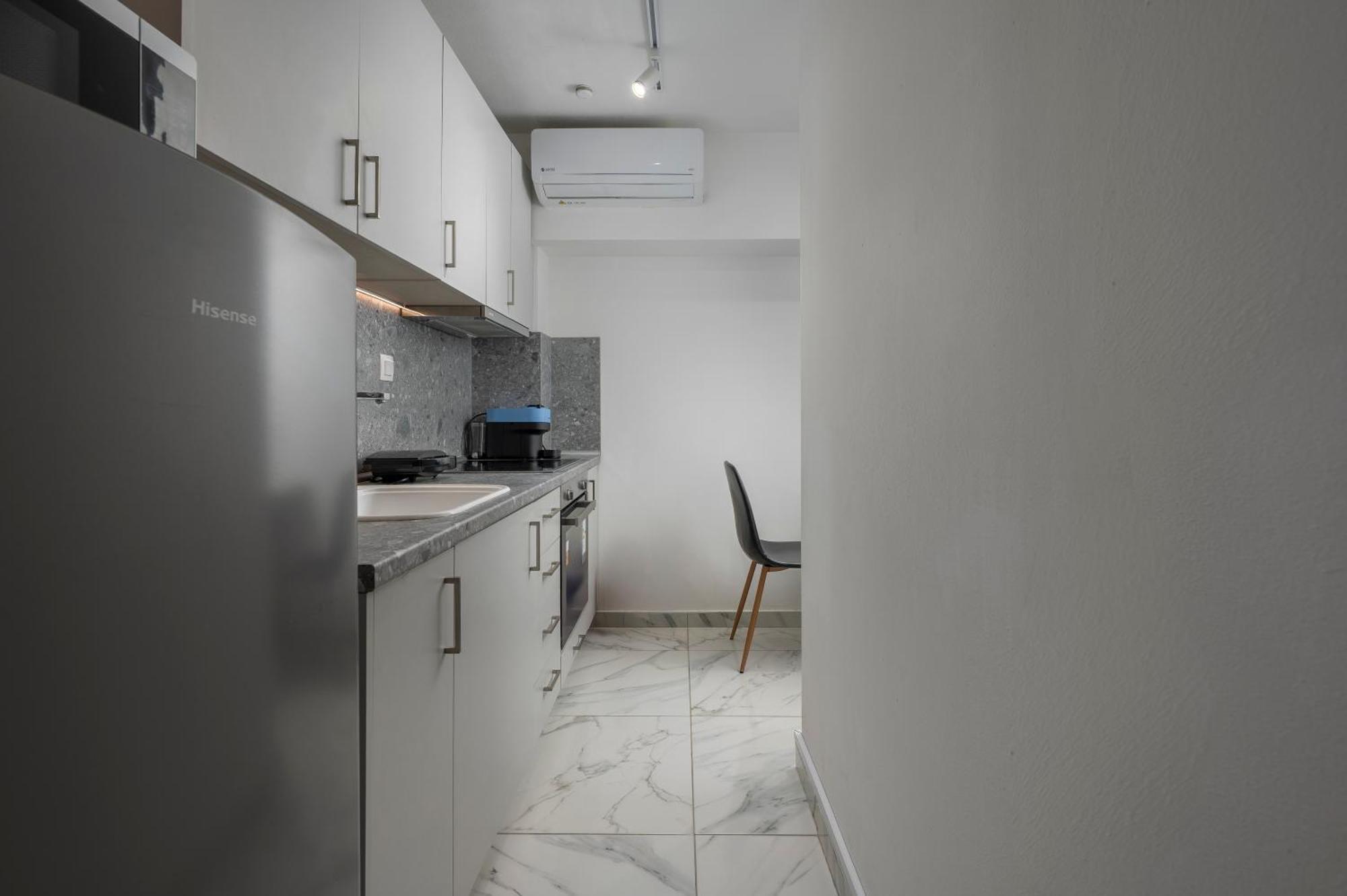Premium Jacuzzi At The Center, By Aqua Platinum Apartment *